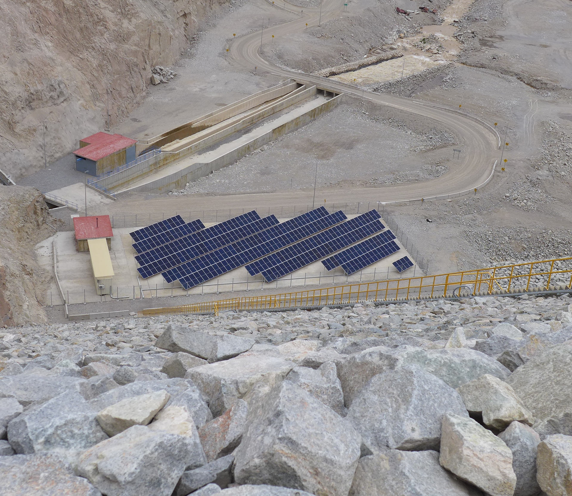 Desarrollo ambiental: Soluciones Tecnológicas Sostenibilidad con energía solar fotovoltaica