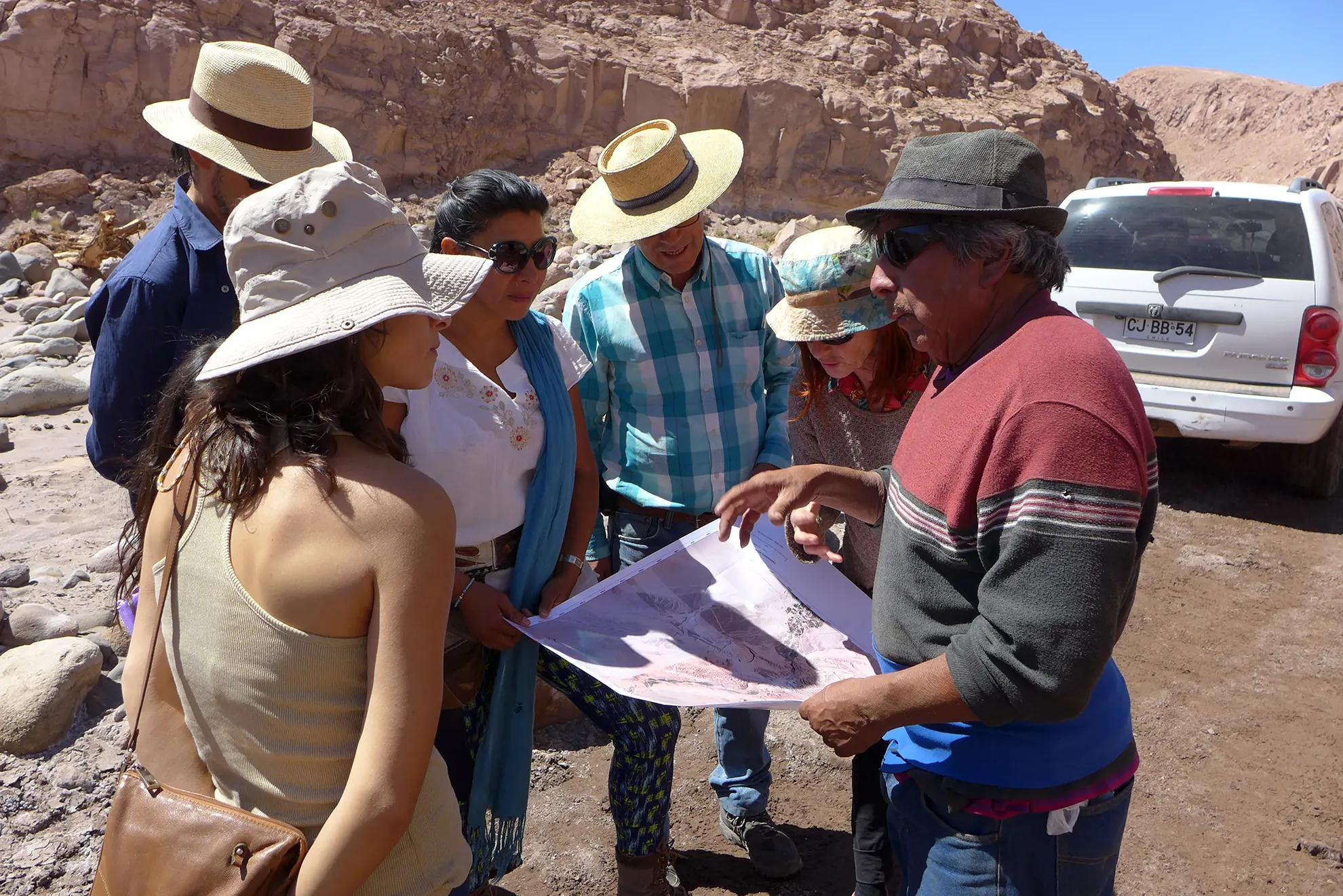 Territorio y comunidades: Consultoría Estratégica en Gestión de Territorio y Relaciones Comunitarias